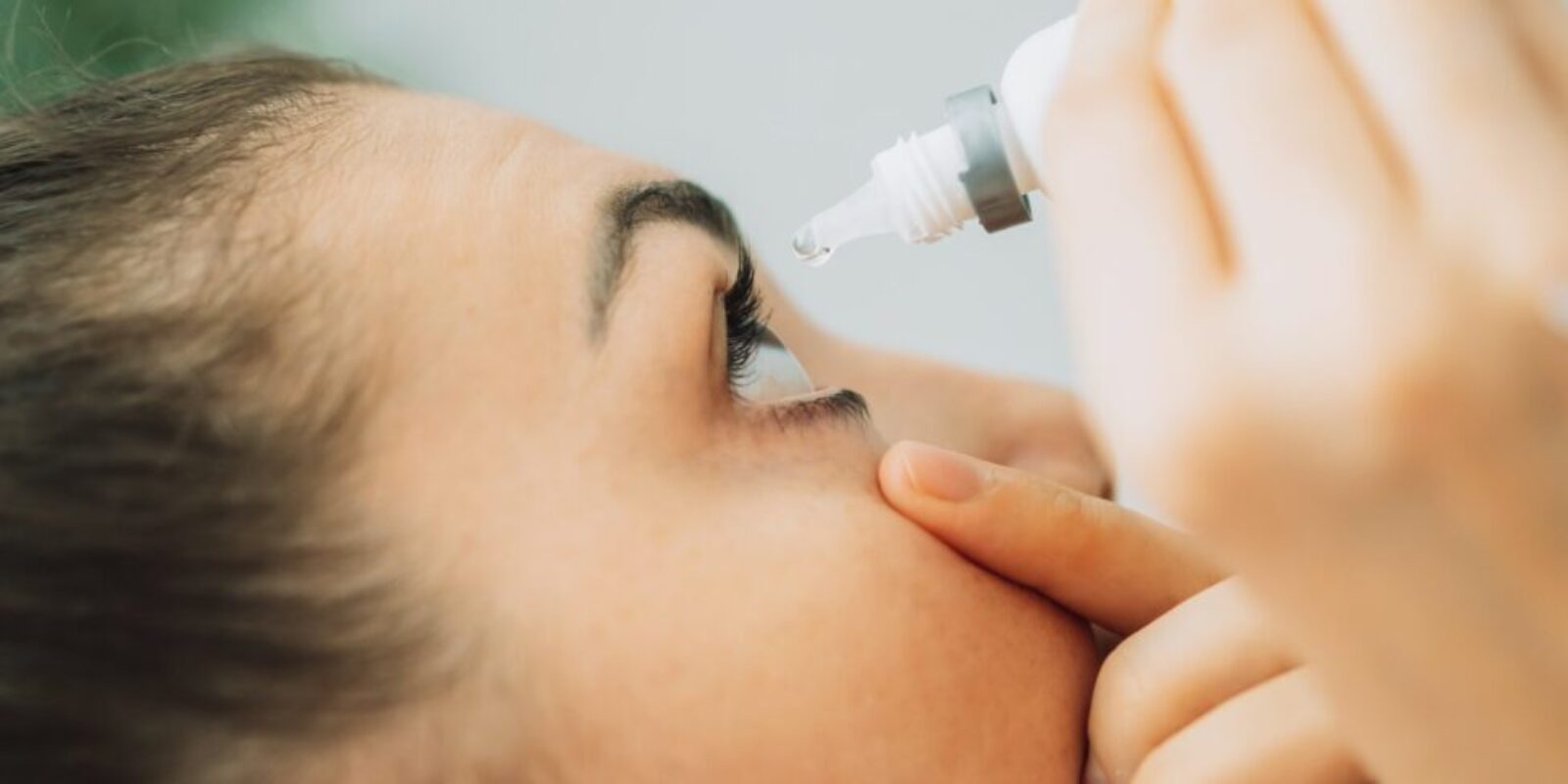 Was hilft gegen rote Augen beim Kiffen?